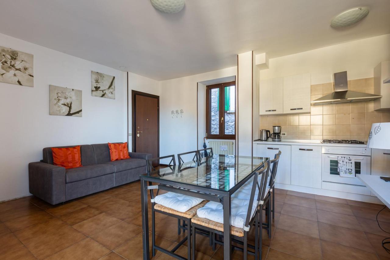 Mysa Properties - Casa Chicca, Flat With Lake View Terrace 페를레도 외부 사진