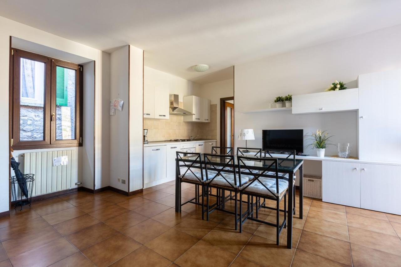 Mysa Properties - Casa Chicca, Flat With Lake View Terrace 페를레도 외부 사진