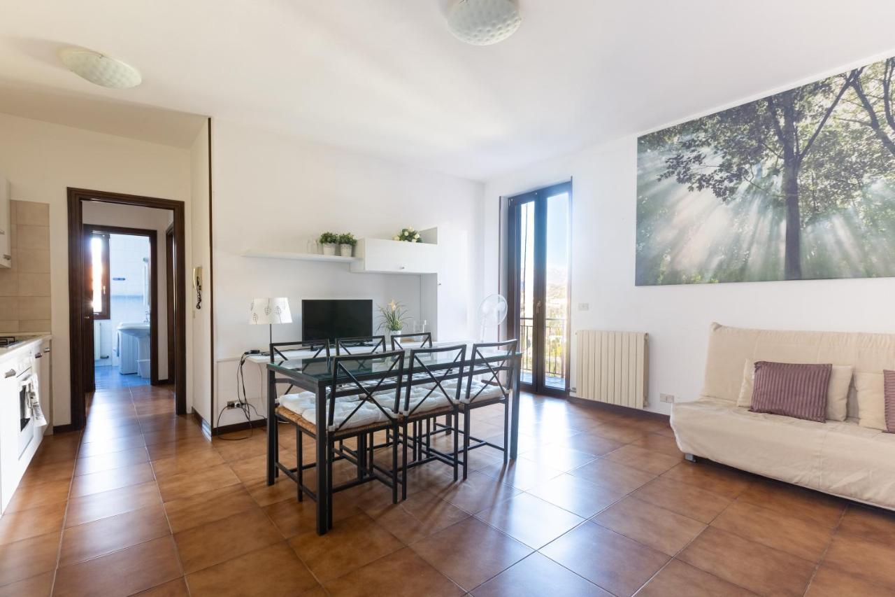 Mysa Properties - Casa Chicca, Flat With Lake View Terrace 페를레도 외부 사진